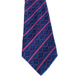 Vintage 1970s Mens Necktie Tie Navy Blue Red Texturized  100% Polyester 55" Leng